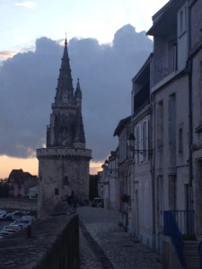 this tower is older than Eleanor of Aquitaine by about 350 years, but i feel like she would have lived in something like it